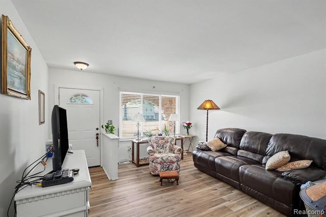 15299 Brandy Lane, Macomb, MI 48044