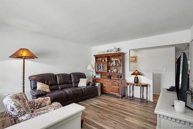 15299 Brandy Lane, Macomb, MI 48044