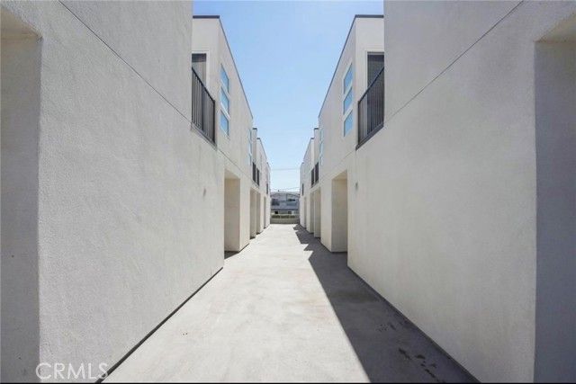 8837 Burnet Avenue, North Hills (los Angeles), CA 91343