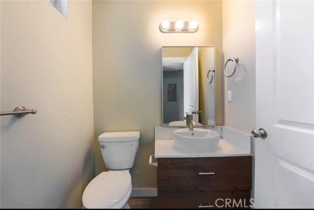 8837 Burnet Avenue, North Hills (los Angeles), CA 91343