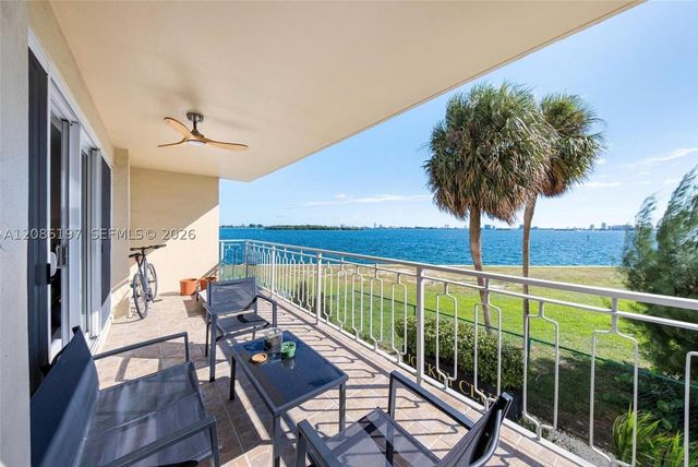 11111 Biscayne 2D, Miami, FL 33181