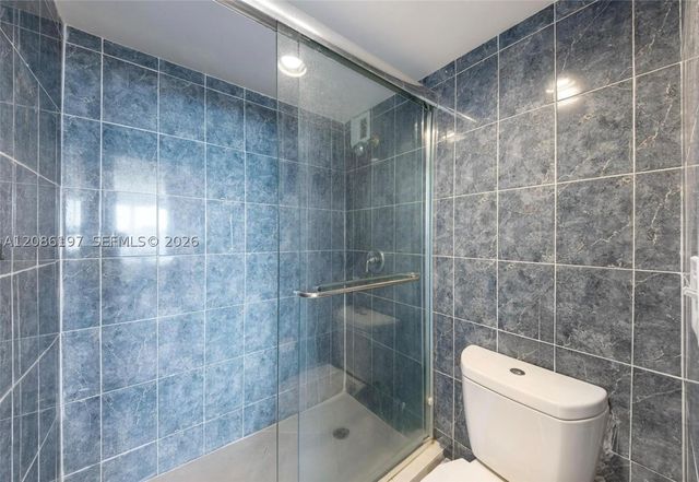 11111 Biscayne 2D, Miami, FL 33181