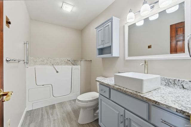 1011 Elm Street, Auburn, IN 46706