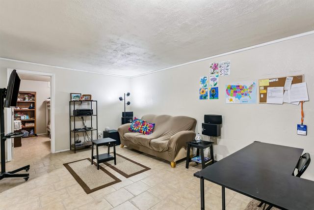 1006 N Dougherty Ave, Wichita, KS 67212