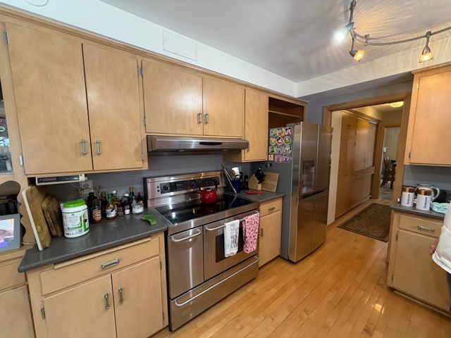 501 Glenwood Trail, Elgin, IL 60120