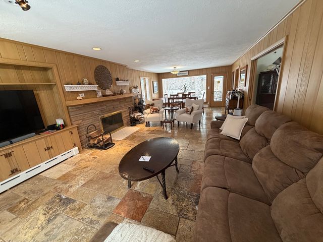 501 Glenwood Trail, Elgin, IL 60120