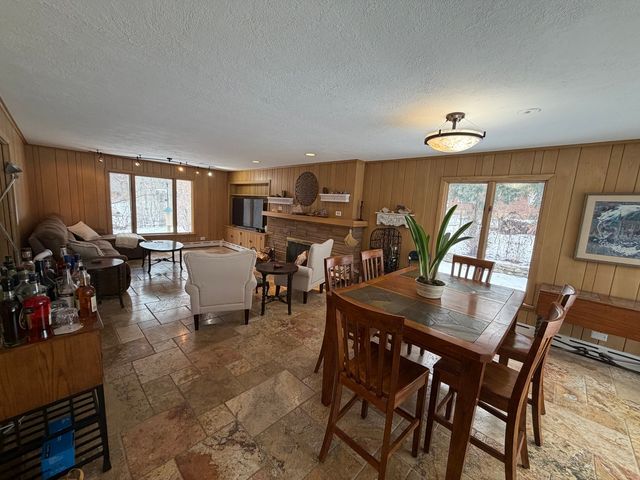 501 Glenwood Trail, Elgin, IL 60120