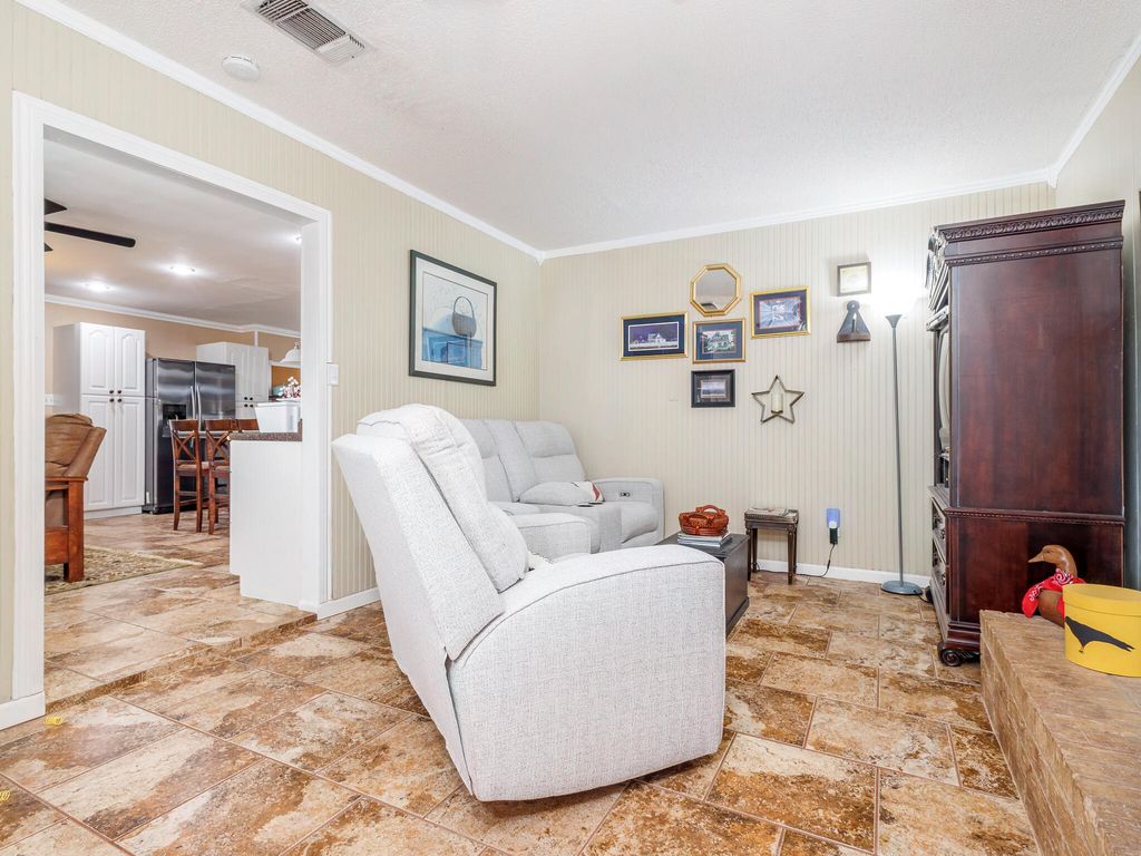 Image 10 of property listing at 1201 N 10th Street, Winters, TX 79567