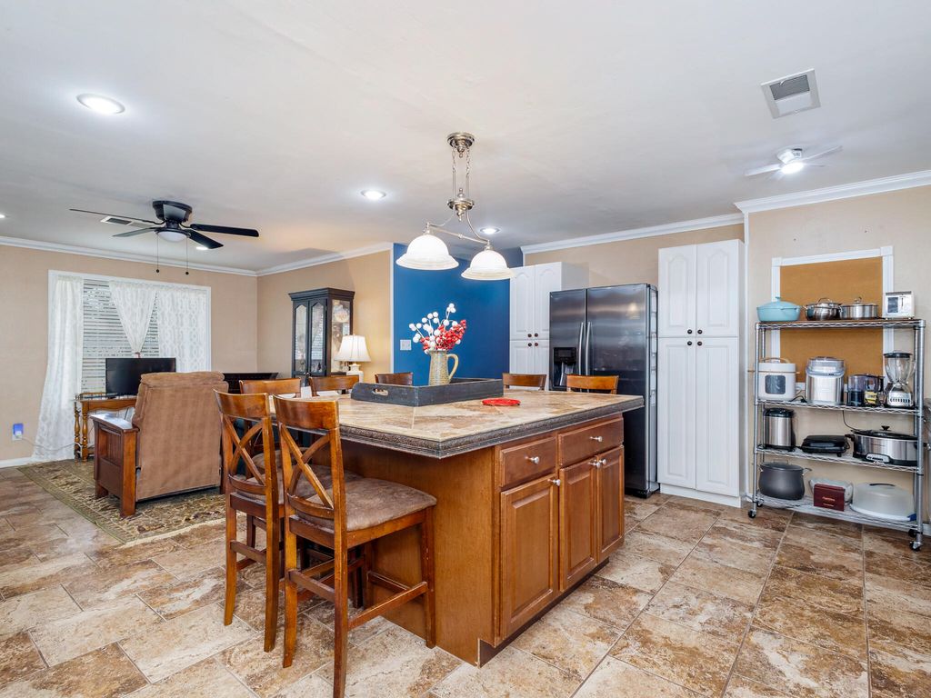 Image 19 of property listing at 1201 N 10th Street, Winters, TX 79567