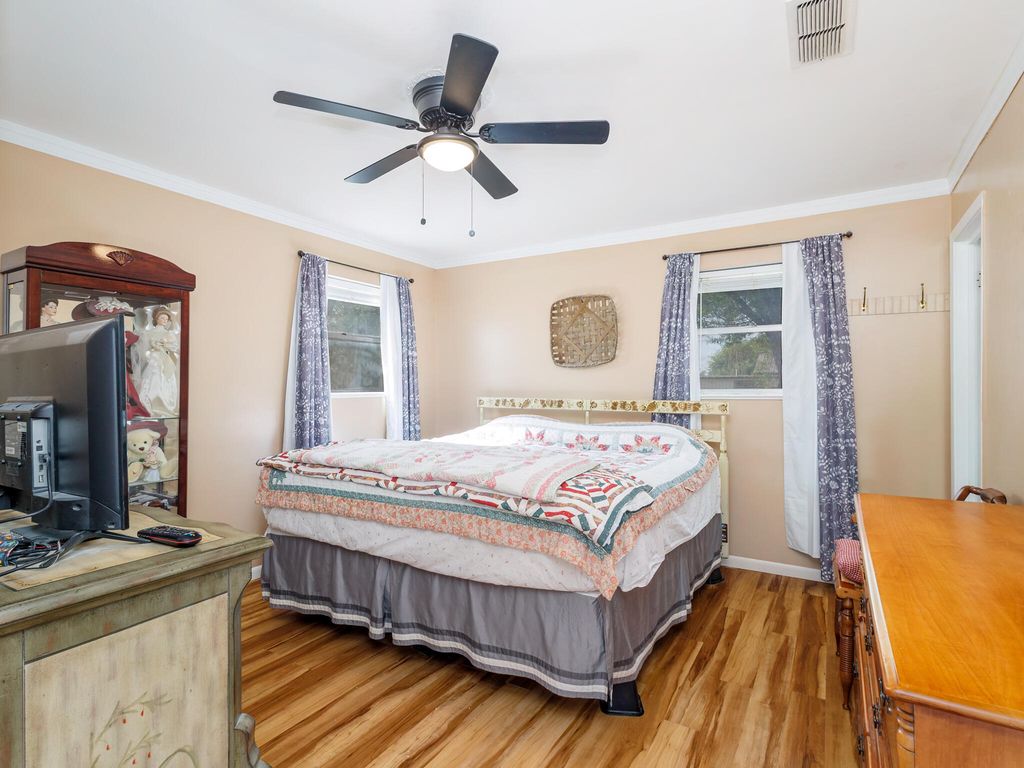Image 21 of property listing at 1201 N 10th Street, Winters, TX 79567