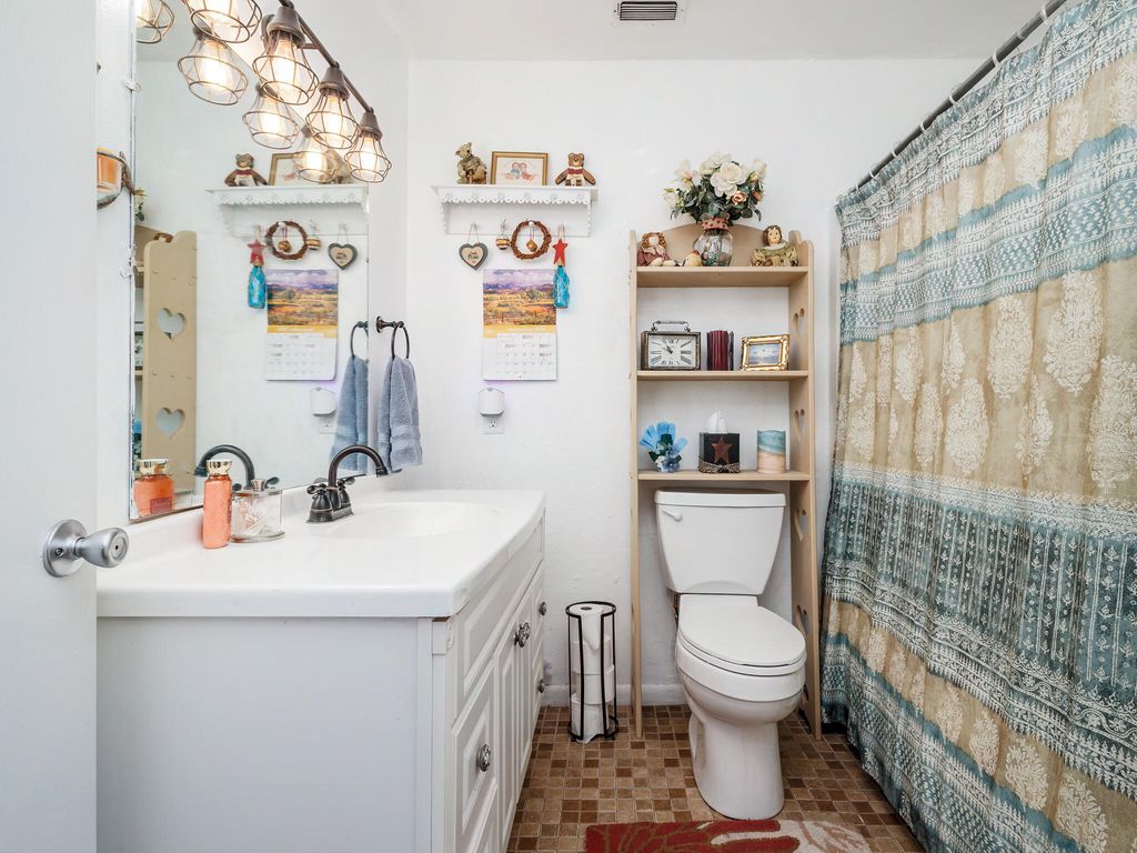 Image 27 of property listing at 1201 N 10th Street, Winters, TX 79567