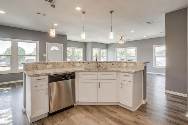 1117 E Cantey Street, Fort Worth, TX 76104