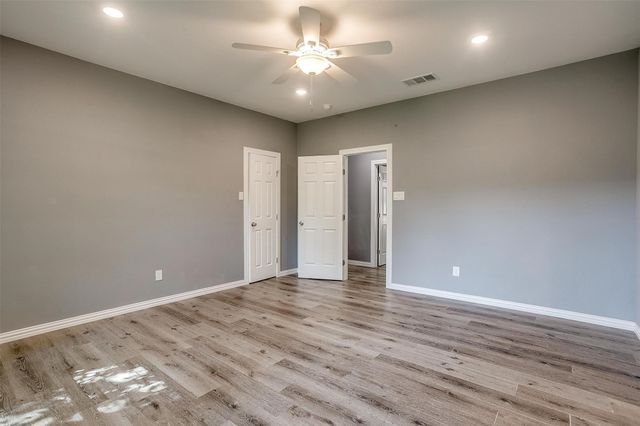 1117 E Cantey Street, Fort Worth, TX 76104