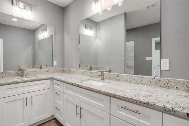 1117 E Cantey Street, Fort Worth, TX 76104