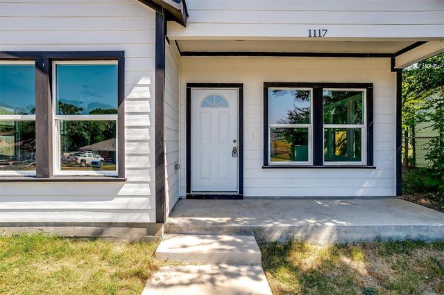 1117 E Cantey Street, Fort Worth, TX 76104