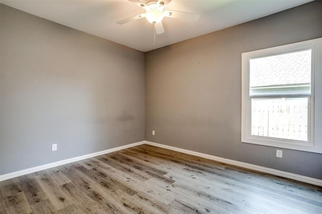 1117 E Cantey Street, Fort Worth, TX 76104