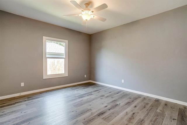 1117 E Cantey Street, Fort Worth, TX 76104