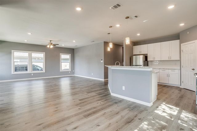 1117 E Cantey Street, Fort Worth, TX 76104