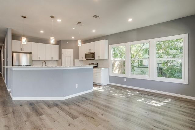 1117 E Cantey Street, Fort Worth, TX 76104