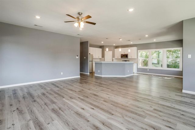 1117 E Cantey Street, Fort Worth, TX 76104