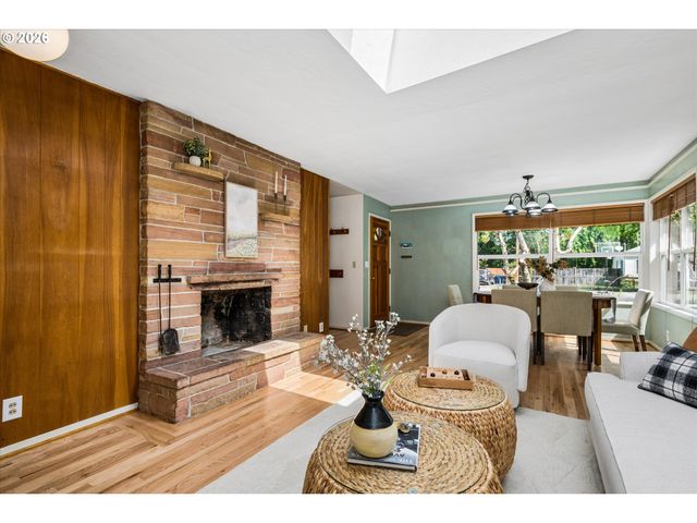 2536 Wood Ave, Eugene, OR 97402
