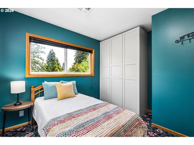 2536 Wood Ave, Eugene, OR 97402