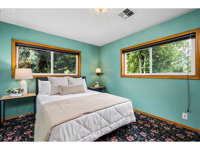 2536 Wood Ave, Eugene, OR 97402