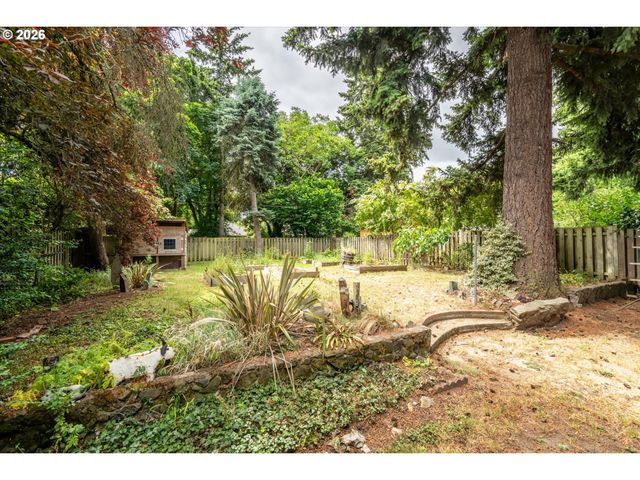 2536 Wood Ave, Eugene, OR 97402