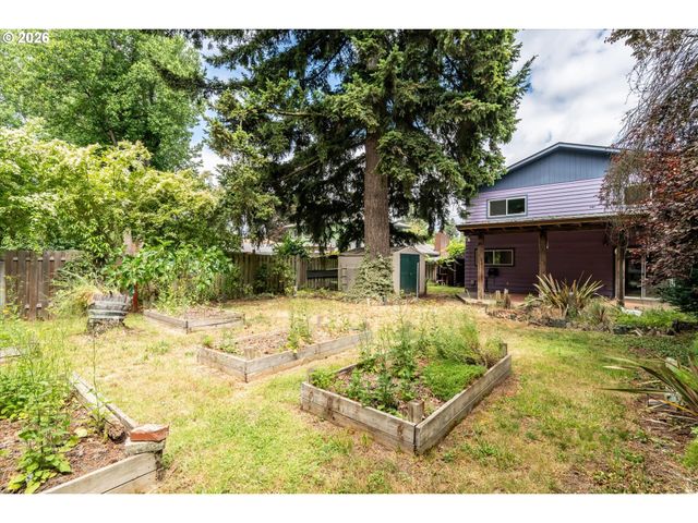 2536 Wood Ave, Eugene, OR 97402