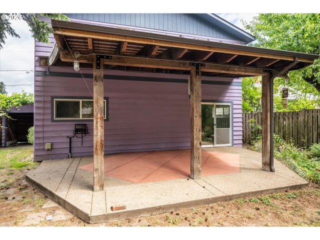 2536 Wood Ave, Eugene, OR 97402