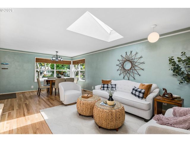 2536 Wood Ave, Eugene, OR 97402
