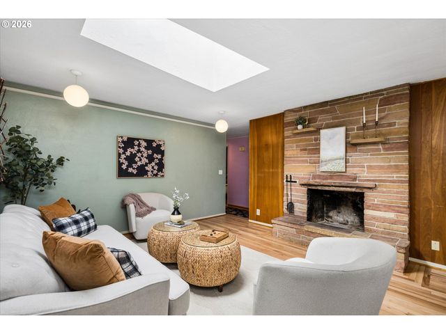 2536 Wood Ave, Eugene, OR 97402