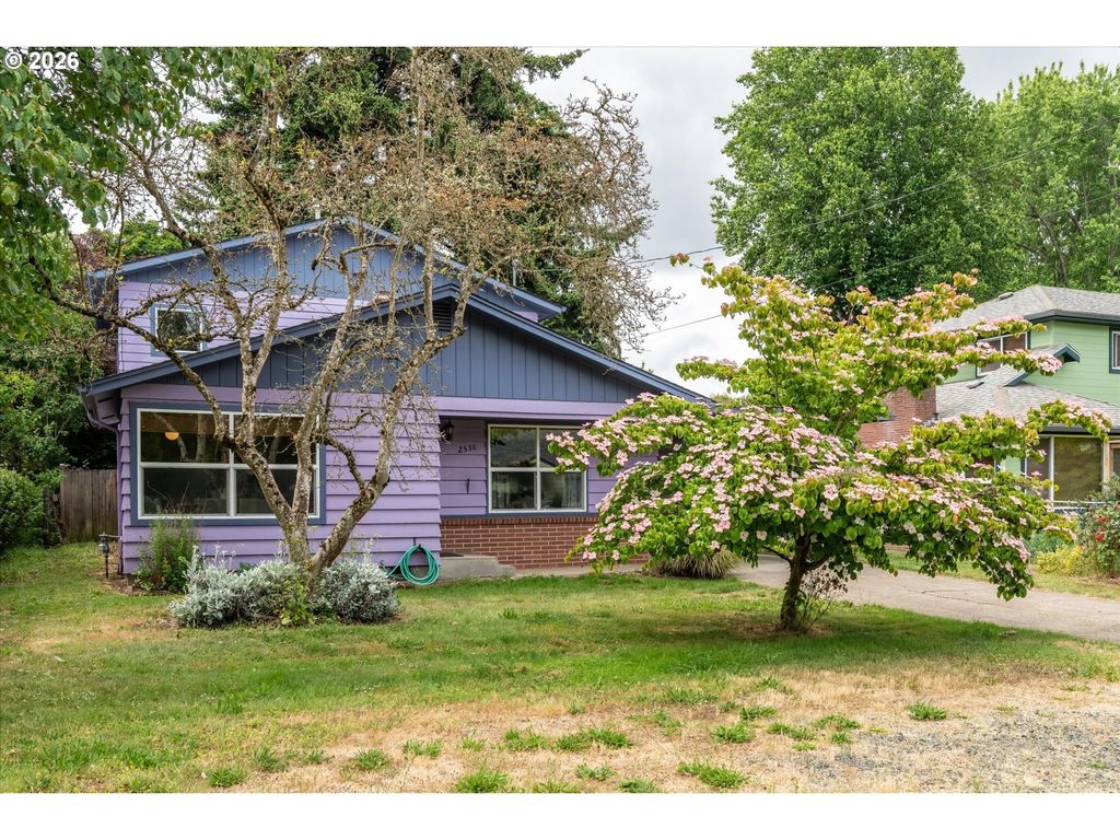 2536 Wood Ave, Eugene, OR 97402