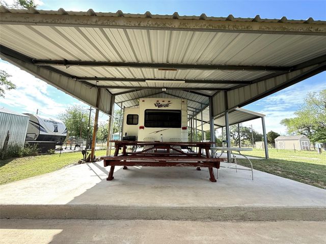195 Hidden Shores Loop, Smithville, TX 78957