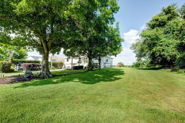 5113 Oleander Street, Seabrook, TX 77586