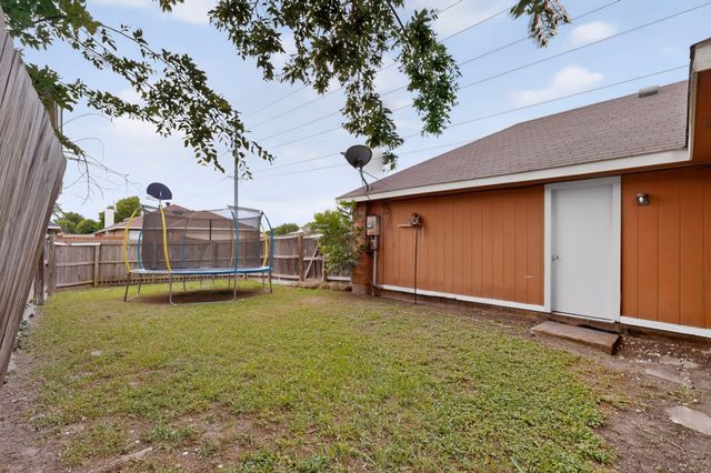 1700 Wheatfield Drive, Mesquite, TX 75149