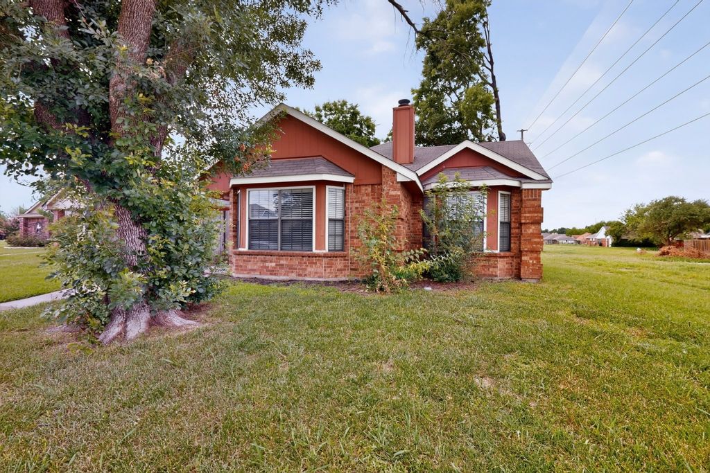 1700 Wheatfield Drive, Mesquite, TX 75149