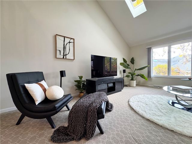 8 Chasewood Circle, Henrietta, NY 14618