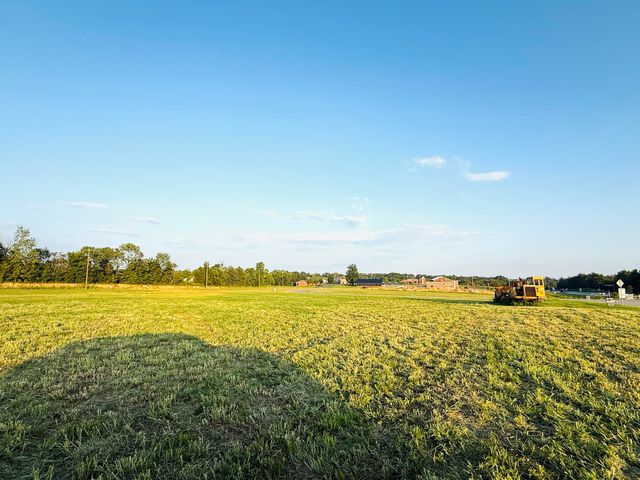 101 Carlton Crossing, Lawrenceburg, KY 40342