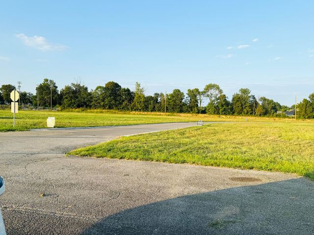 101 Carlton Crossing, Lawrenceburg, KY 40342