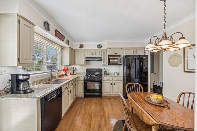 18846 Queens Road, Homewood, IL 60430