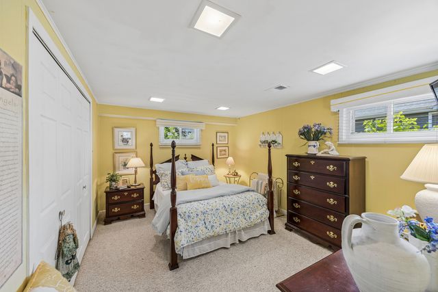 18846 Queens Road, Homewood, IL 60430