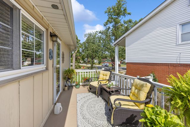 18846 Queens Road, Homewood, IL 60430