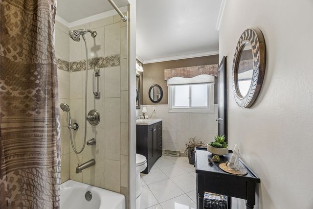18846 Queens Road, Homewood, IL 60430