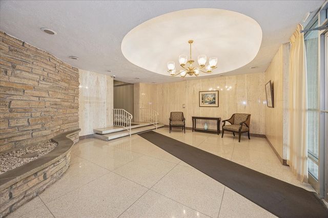 425 Home Avenue 1g, Oak Park, IL 60302