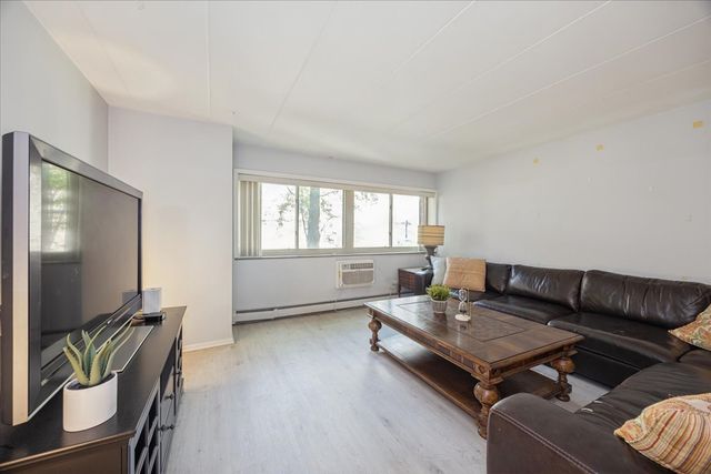 425 Home Avenue 1g, Oak Park, IL 60302