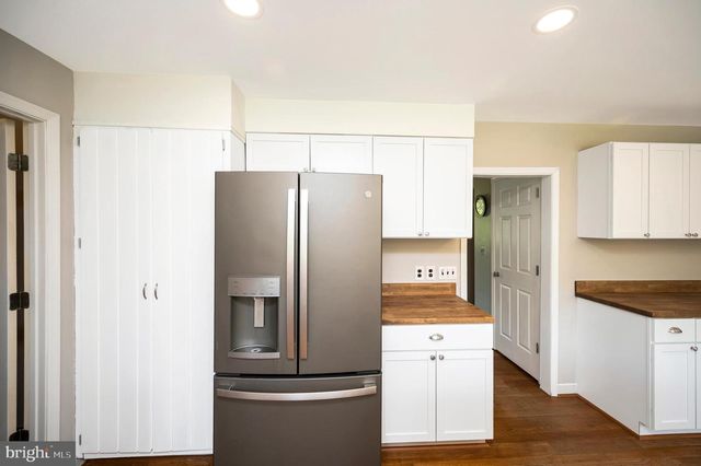 3195 FIERY RUN RD, Linden, VA 22642