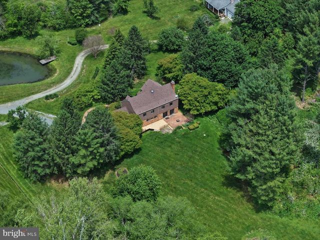 3195 FIERY RUN RD, Linden, VA 22642