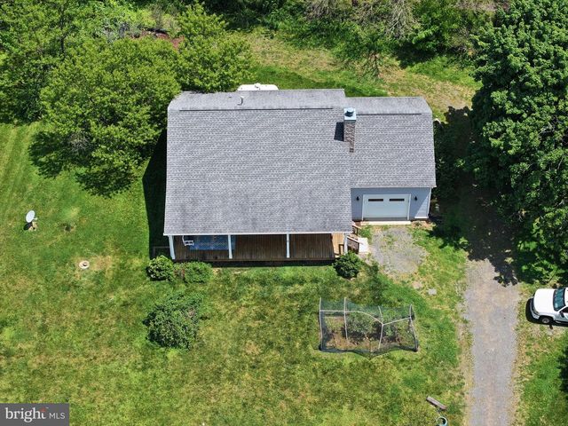 3195 FIERY RUN RD, Linden, VA 22642