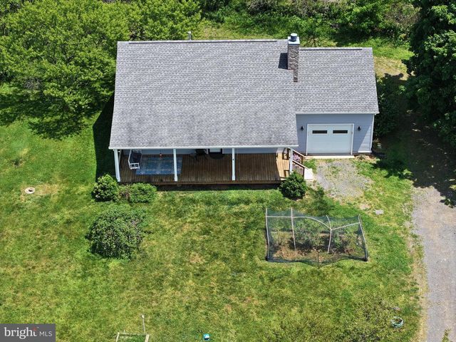 3195 FIERY RUN RD, Linden, VA 22642